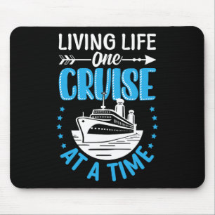 Living Life One Cruise At A Time Ocean Family Vaca Mouse Mat