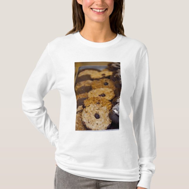 Local bakery shop window, Wertheim, T-Shirt (Front)