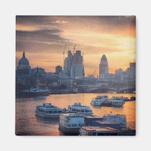 London at Sunrise Magnet