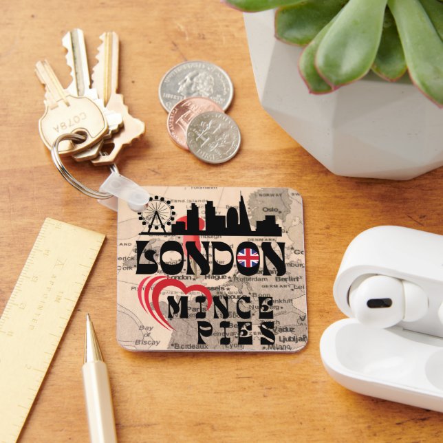 London Loves Mince Pies Cityscape Key Ring (Desk)