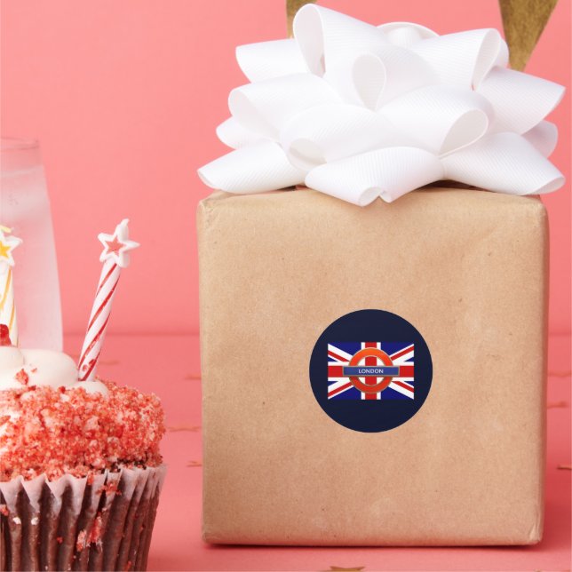 London Metro/England Flag Classic Round Sticker (Party)