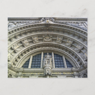 London - Victoria And Albert Museum Holiday Postcard