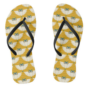 Look at that bird - yellow flip flops