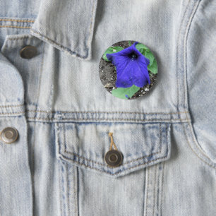 Look beyond what you see flower 6 cm round badge