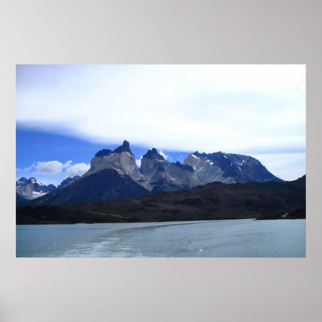 Los Cuernos Poster (Front)