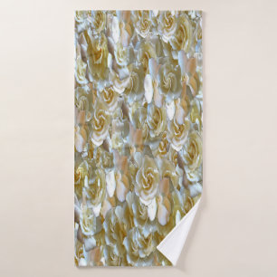 Lots of beautiful rose petals bath towel set