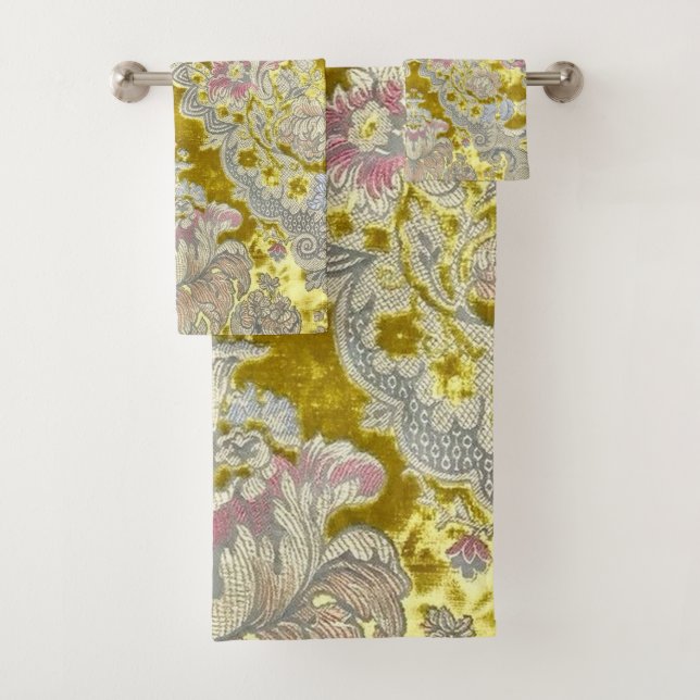 Louis XV Green and Pink Paisley Flowers Bath Towel Set (Insitu)