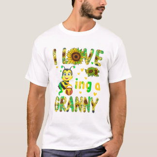 Love Being A Granny Cute T-Shirt