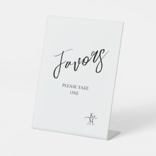 Love Calligraphy Favours Heart White ID940 Pedestal Sign