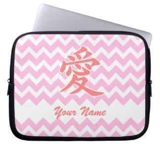Love in Japanese with Pink Chevron Pattern Laptop Sleeve