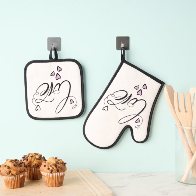 Love in the Kitchen | Elegant Minimalist Script  Oven Mitt & Pot Holder Set (Insitu(Hanging))