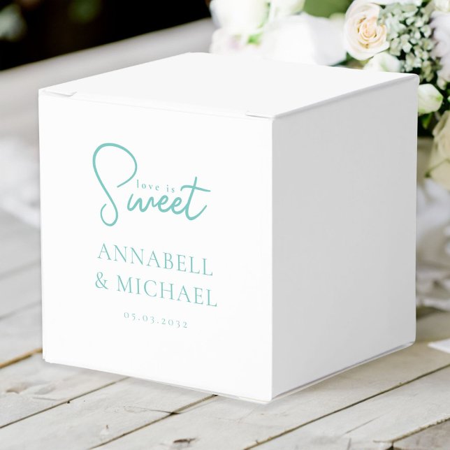 Love is Sweet! Elegant, Simpel, Wedding Favour Box (Love is Sweet! Elegant, Simpel, Wedding Favor Boxes with your names and date.)