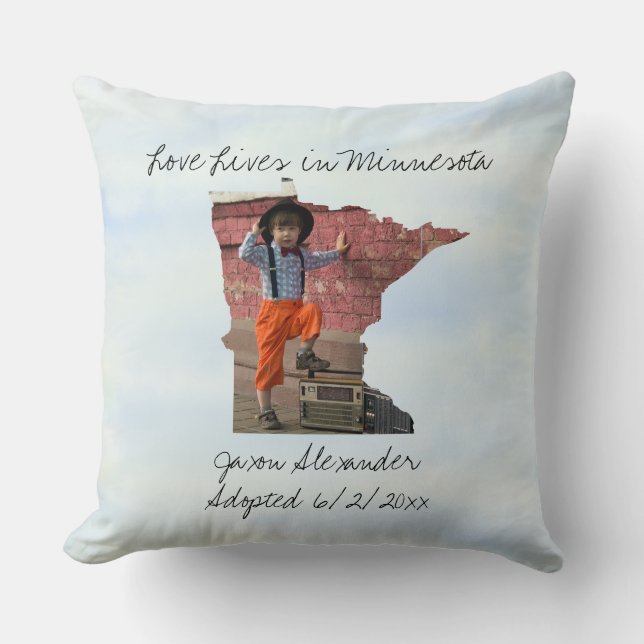 Love Lives In Minnesota State Shaped Custom Photo Cushion (Front)