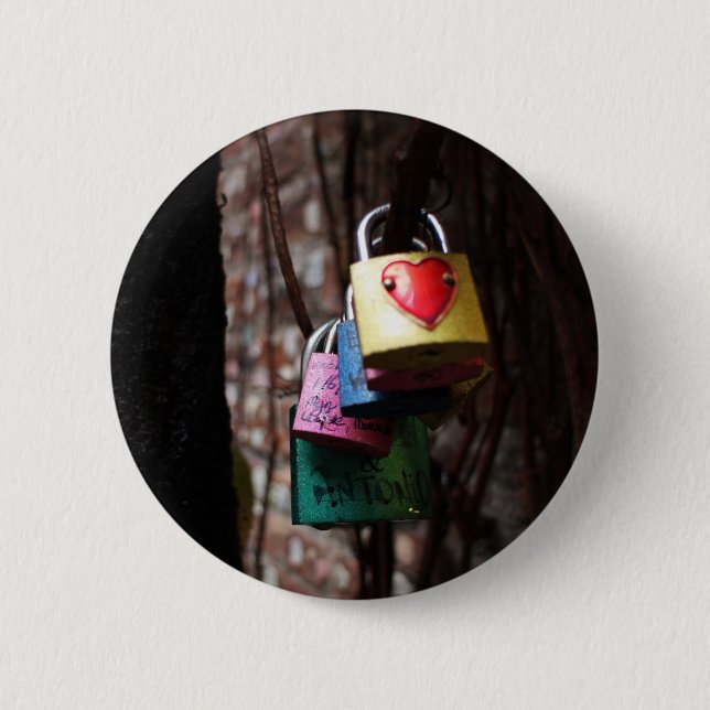 Love Locked 6 Cm Round Badge (Front)