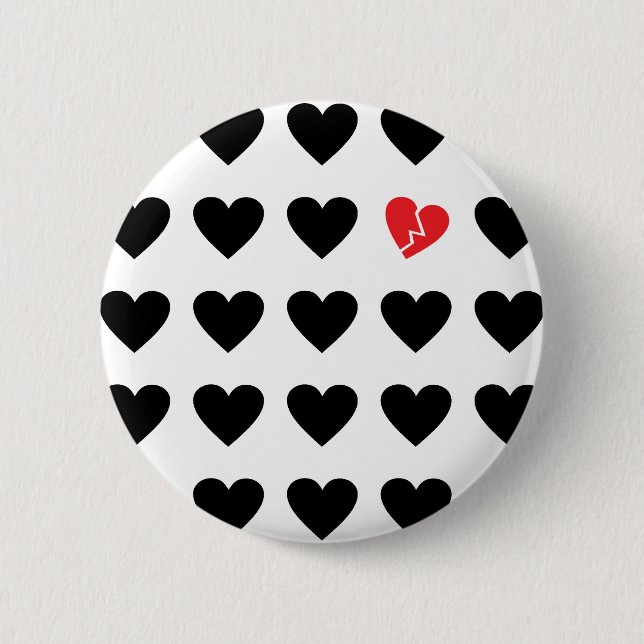 love outcast 6 cm round badge (Front)