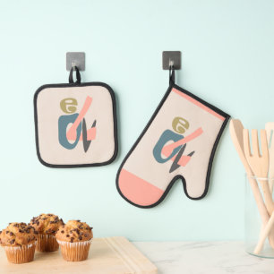 Love Oven Mitt & Pot Holder Set