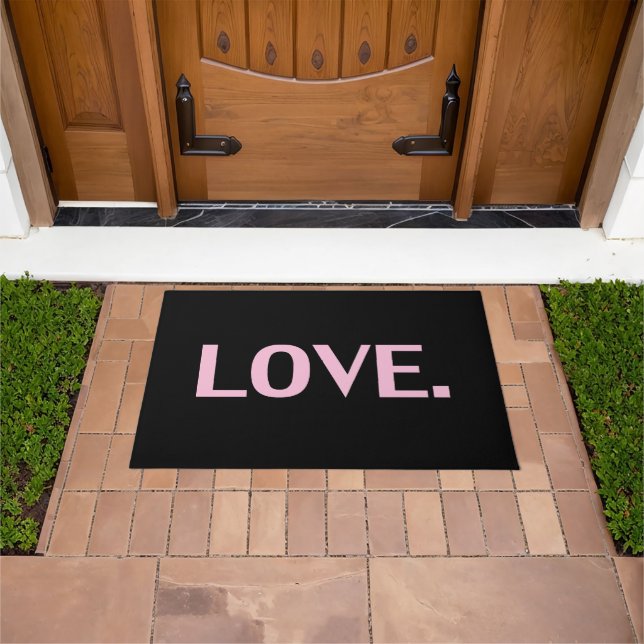 "love" pink letters black background - doormat (Outdoor)