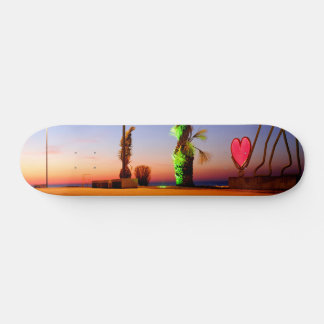 Love statue skateboard