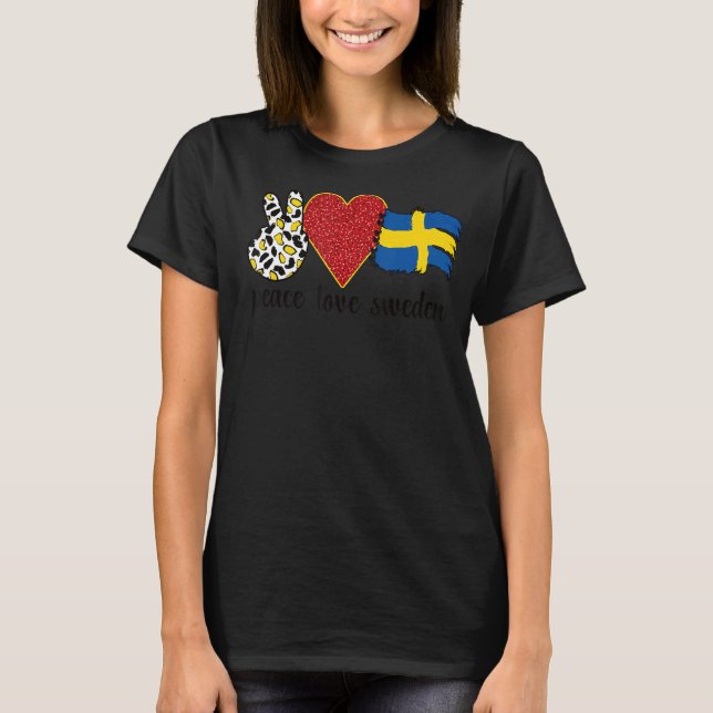 Love Sweden Proud Swedish Flag Swedish Roots T-Shirt (Front)