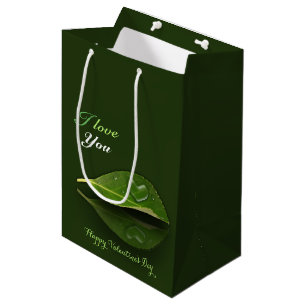 Lovely Heart-Shaped Water Droplet on Leaf Medium Gift Bag