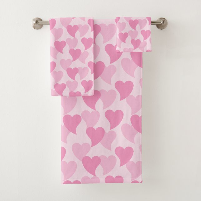 Lovely Hearts Seamless Pattern Bath Towel Set (Insitu)