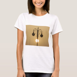 Lovely Vintage Victorian Sunset streetlight Design T-Shirt