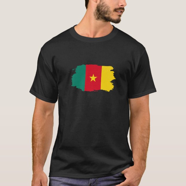 Loving Cameroon Flag Patriotic Cameroonian Sports T-Shirt (Front)