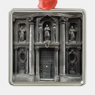 Lower half of the facade, 1637-41 metal tree decoration