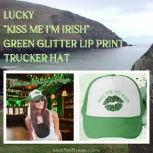 Lucky "Kiss Me I'm Irish" Green Glitter Lip Print