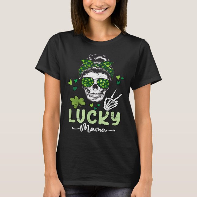 Lucky Mama St Patricks Day Mom Messy Bun Skull Iri T-Shirt (Front)