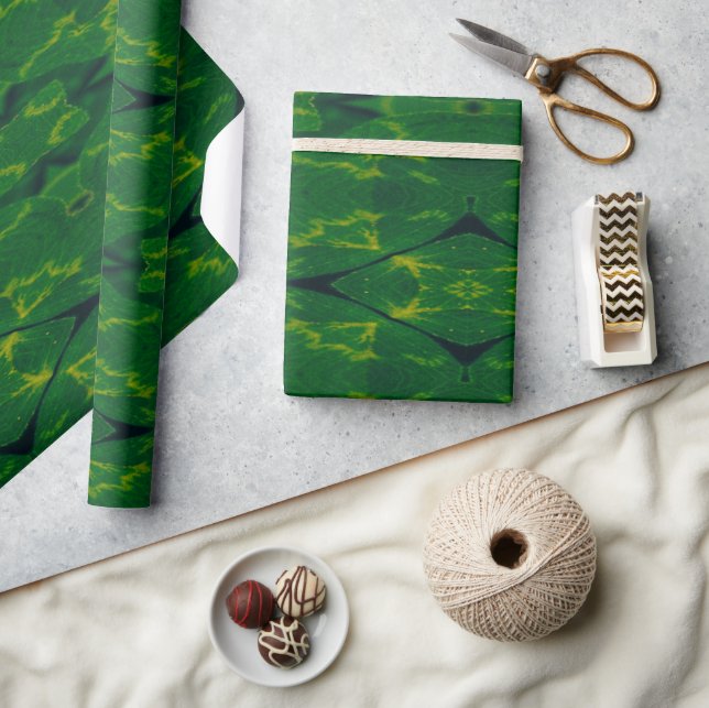 Lucky Wrap Green Irish Clover Pattern No6 Wrapping Paper (Crafts)