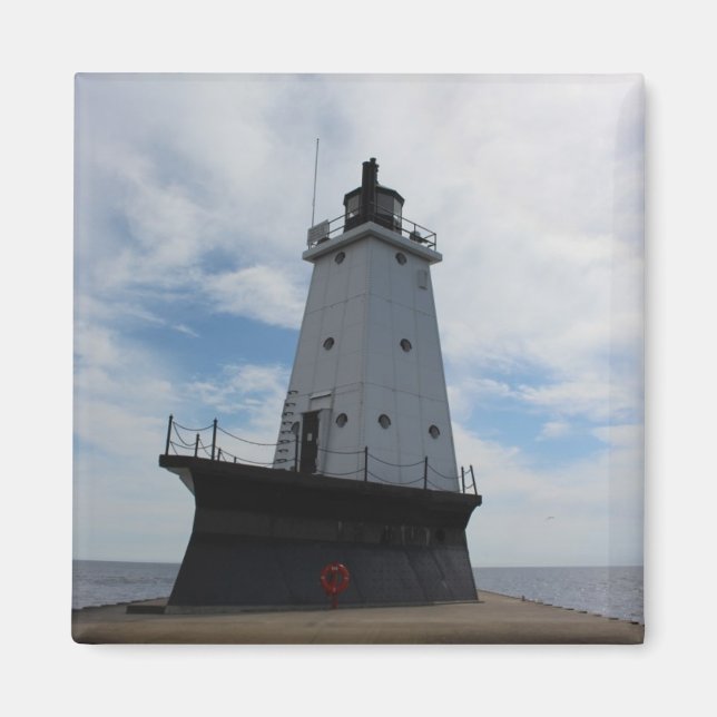 Ludington Michigan Lighthouse magnet (Front)