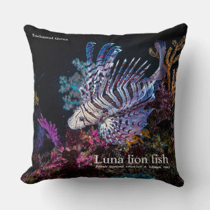Luna lion fish, Pterois lunulata, Cushion