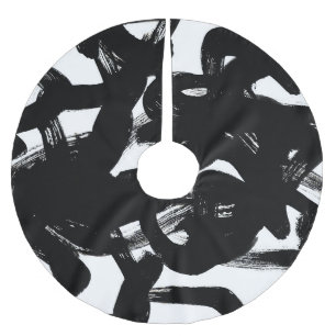 Luxurious Gold Art: Abstract Black Stroke. Brushed Polyester Tree Skirt