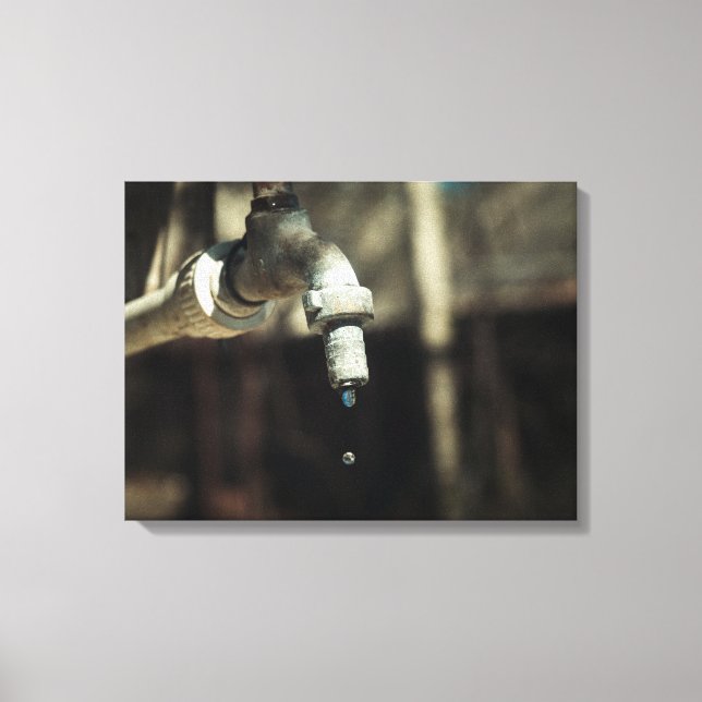 Macro water drop canvas print (Front)
