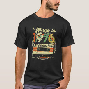 Made In 1976 45Th Birthday Gifts Cassette Tape Vin T-Shirt