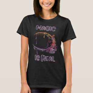 MAGIC IS REAL Raglan Baseball T-Shirt