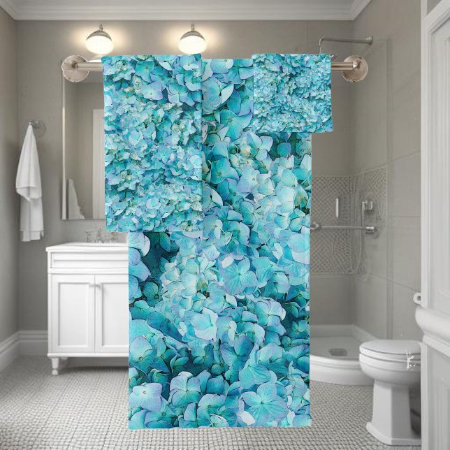 Magnificent, turquoise hydrangea blossoms bath towel set (Creator Uploaded)