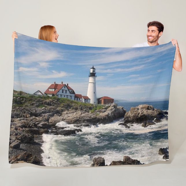 MAINE LIGHTHOUSE FLEECE BLANKET (In Situ)