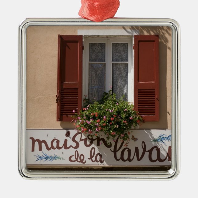 Maison de la Lavande, Place du Couwert, Metal Tree Decoration (Front)