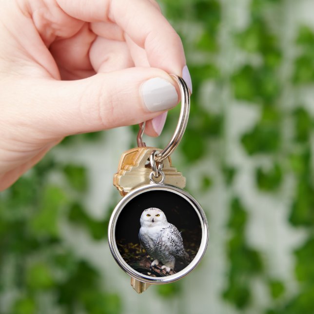 Majestic winter snowy owl key ring (Hand)