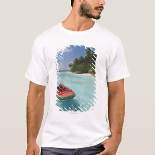 Maldives, Male Atoll, Kuda Bandos Island T-Shirt
