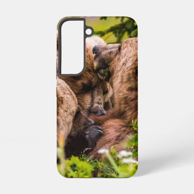 Mama bear nursing her two cubs, Lake Clark Nationa Samsung Galaxy S22 Case (Back)