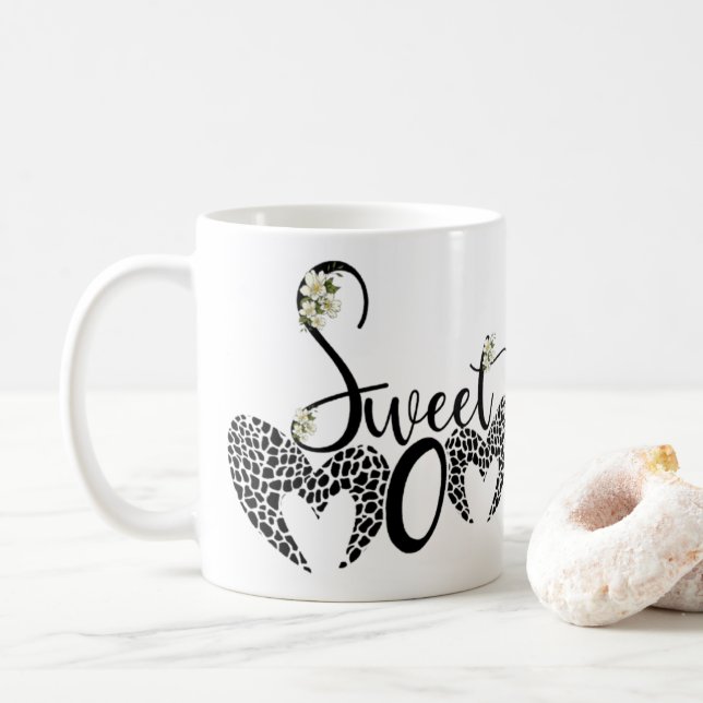 Mamá con corazón de flor coffee mug (With Donut)