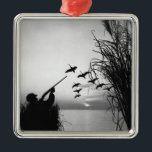 Man Duck Hunting Metal Tree Decoration<br><div class="desc">Man duck-hunting | Stockbyte | AssetID: YSP_066</div>