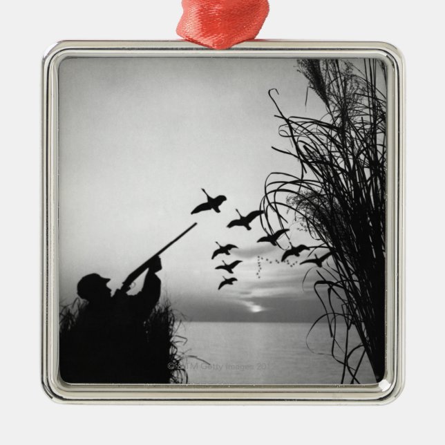 Man Duck Hunting Metal Tree Decoration (Front)