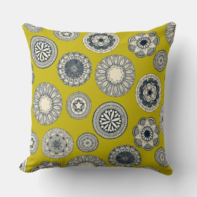 mandala cirque spot chartreuse cushion (Front)