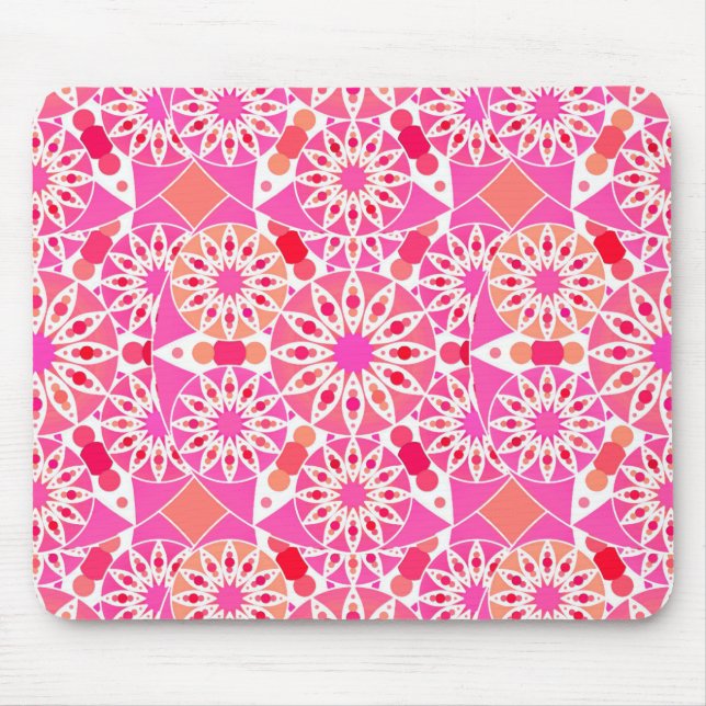 Mandala pattern, shades of pink and coral mouse mat (Front)