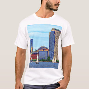 Manhattan NY - Three Boats By Manhattan Skyline T-Shirt