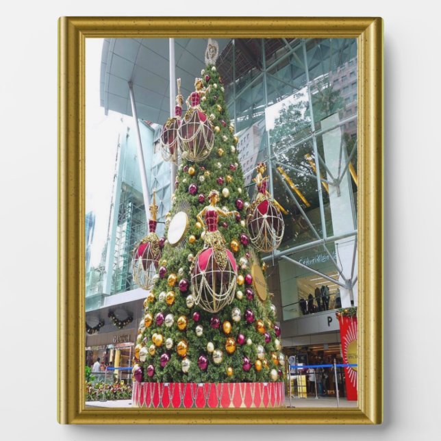 Mannequin christmas tree plaque (Front)